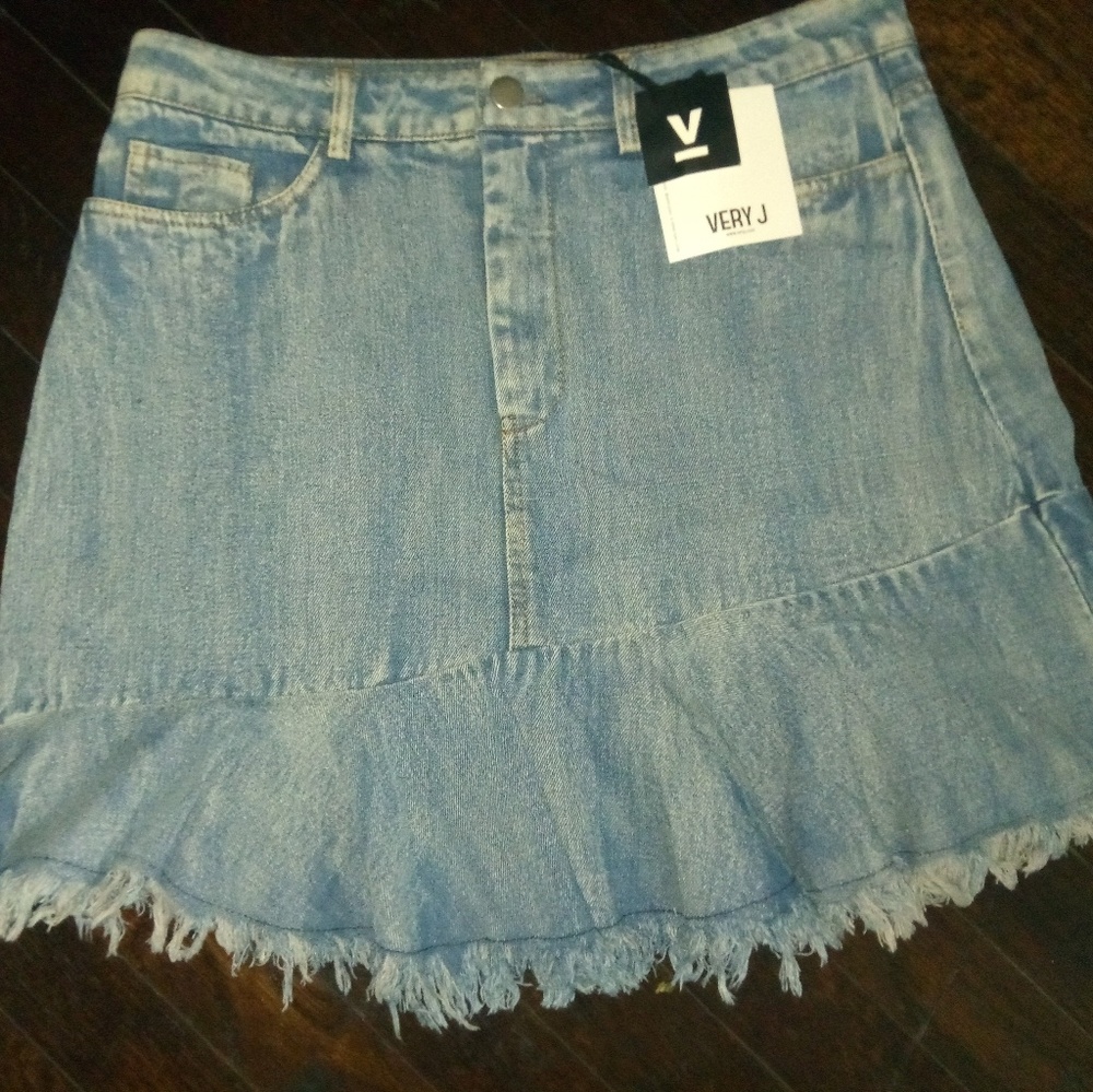 V ERY J SKIRT